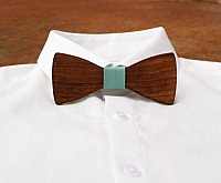 Pajarita de madera de nogal