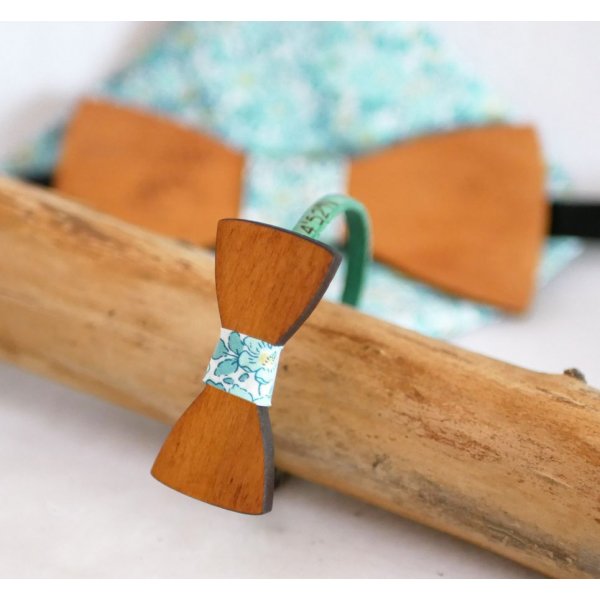 Pulsera de cuero con pajarita de madera en miniatura, personalizable