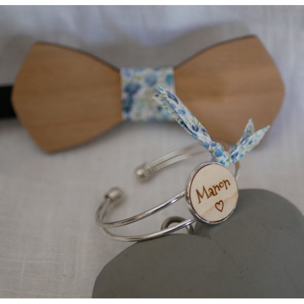 Pulsera con cabuj&oacute;n de madera para personalizar y metal plateado