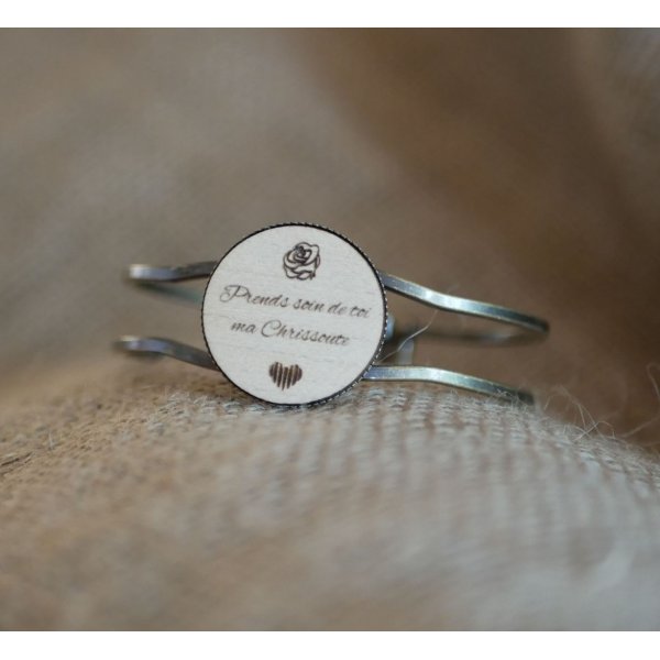 Pulsera de lat&oacute;n y madera con cabuj&oacute;n personalizable 