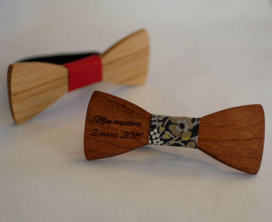 Mini broche de pajarita de madera para personalizar