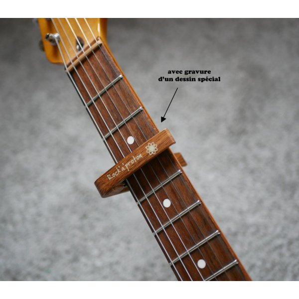 Cejilla de guitarra de aluminio con grabado dorado personalizable