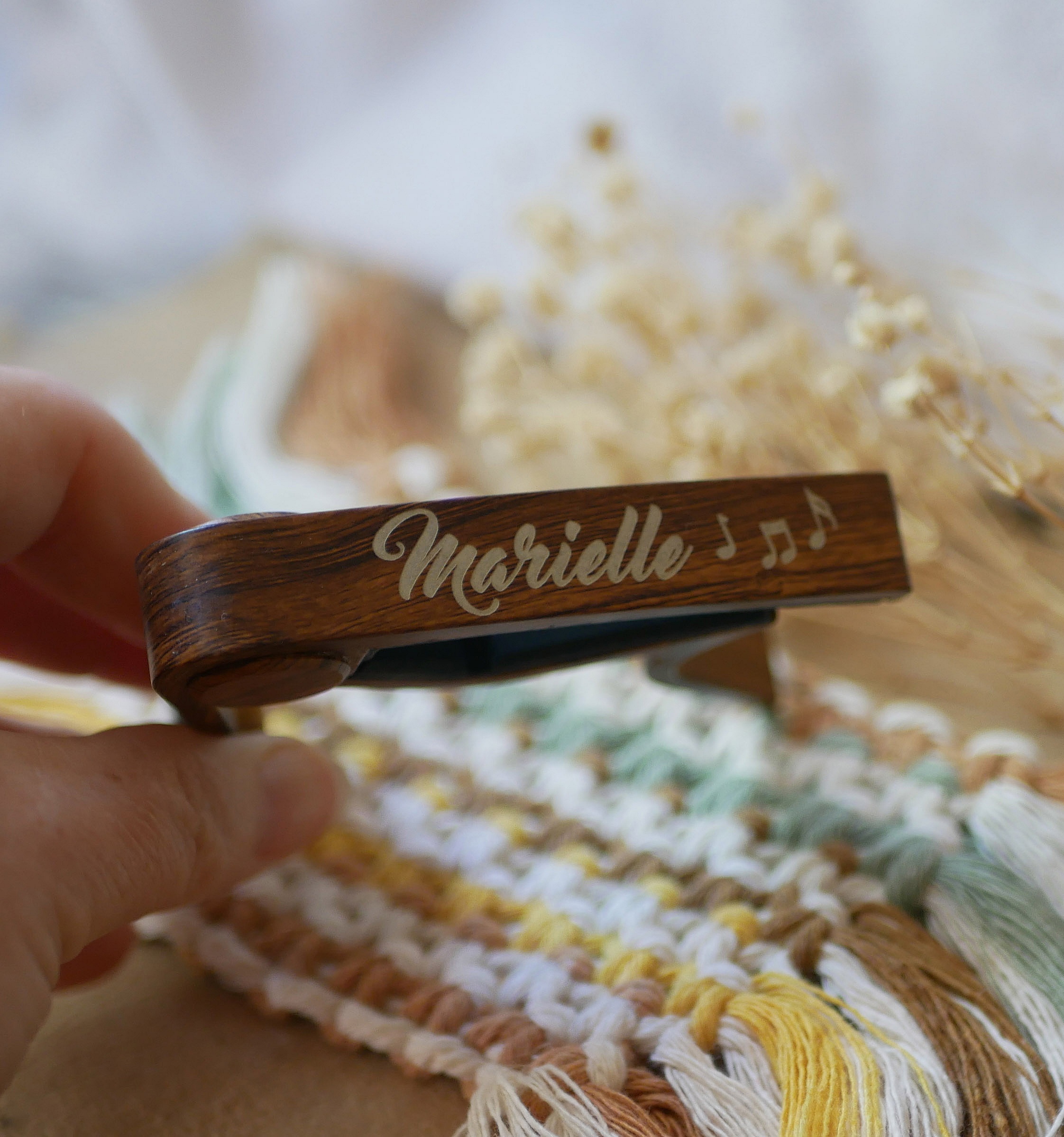 Cejilla de guitarra de aluminio grabada a medida