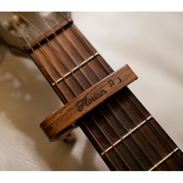 Tapa de guitarra de aluminio grabada para personalizar