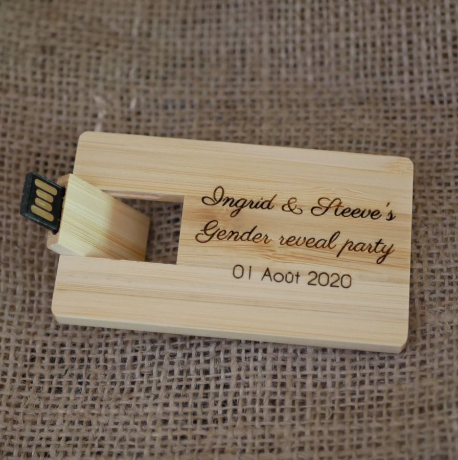 Llave USB de 32 GB Tarjeta de madera de bambú personalizable mediante grabado