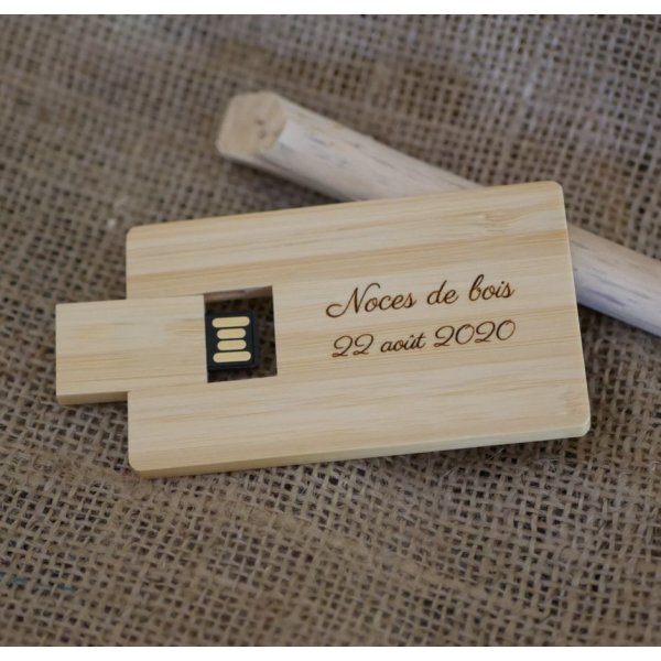 Llave USB de 32 GB Tarjeta de madera de bamb&uacute; personalizable mediante grabado