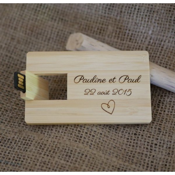 Llave USB de 32 GB Tarjeta de madera de bamb&uacute; personalizable mediante grabado