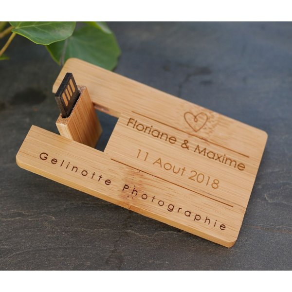 Llave USB de 32 GB Tarjeta de madera de bamb&uacute; personalizable mediante grabado