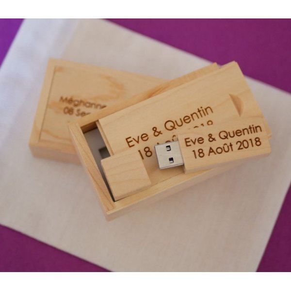 Memoria USB de 32 GB en una caja de arce para personalizar