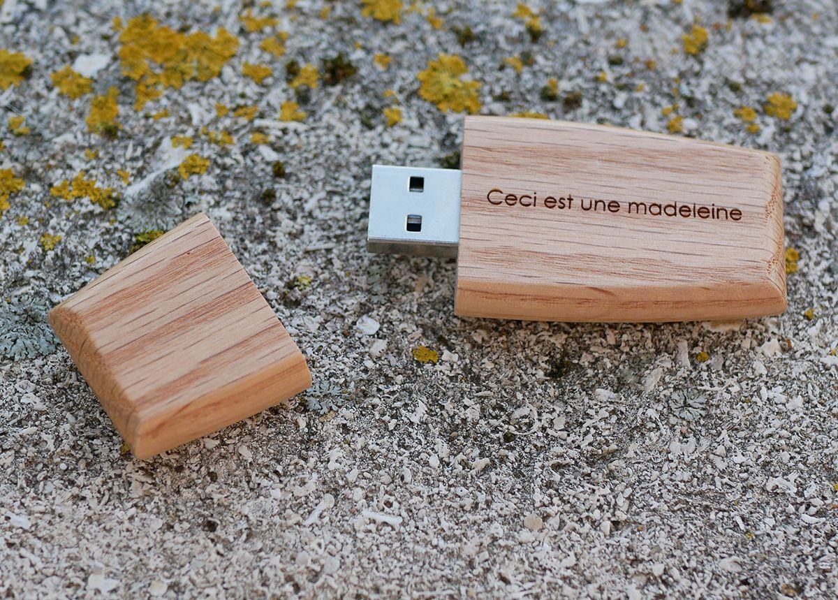 Llave USB de madera personalizable mediante grabado