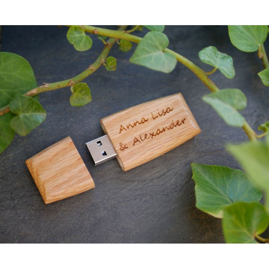 Llave USB de madera personalizable mediante grabado