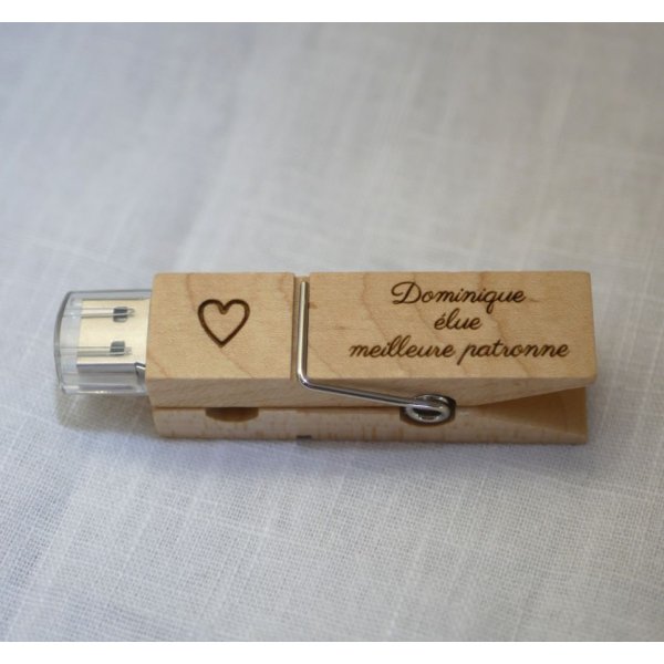 Llave USB de madera grabada para personalizar
