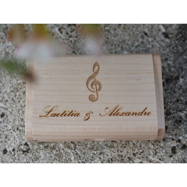 Coffret cl&eacute; Usb 3.0 16 Go &agrave; personnaliser bois clair grav&eacute;