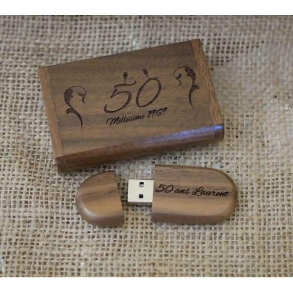 Memoria USB de 64 GB y caja de madera de nogal, personalizables