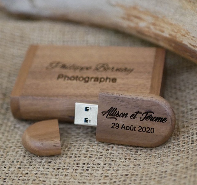 Memoria USB 3.0 de madera de nogal y funda, 32 GB, personalizable