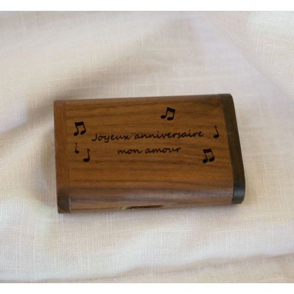 Memoria USB de 64 GB y caja de madera de nogal, personalizables