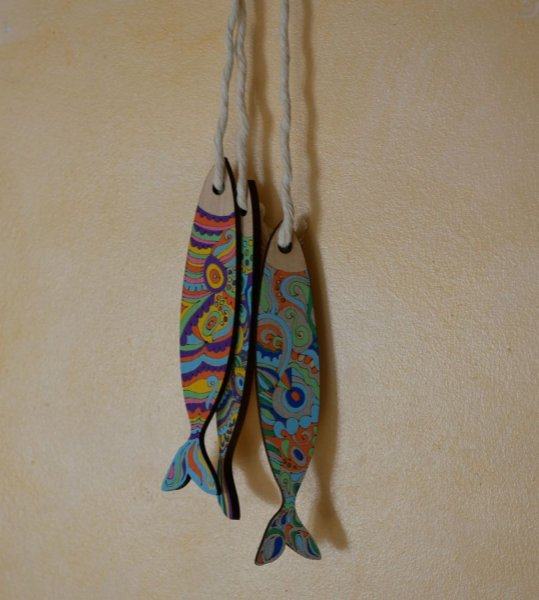 Decoraci&oacute;n mural Sardinas en madera grabada para pintar 