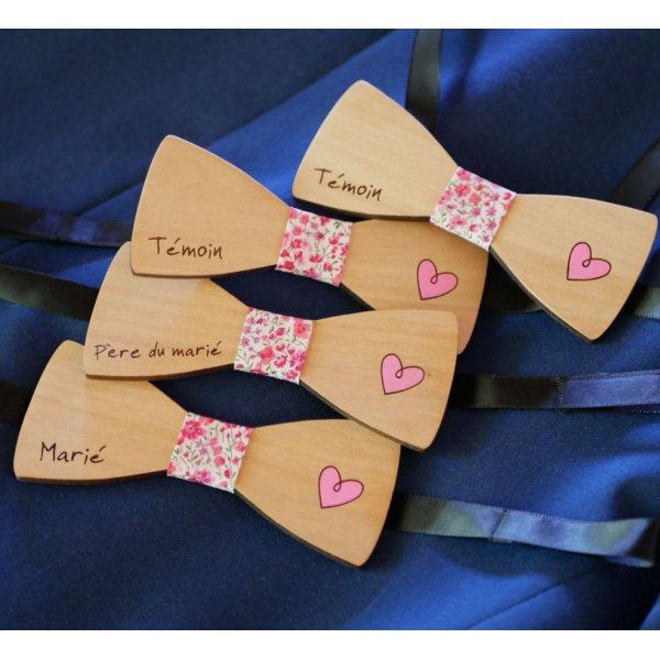 Pajarita de madera con coraz&oacute;n grabado y pintado para personalizar hecha en Francia