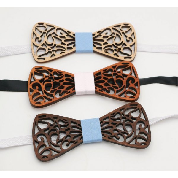 Pajarita francesa de madera con arabescos ahuecados