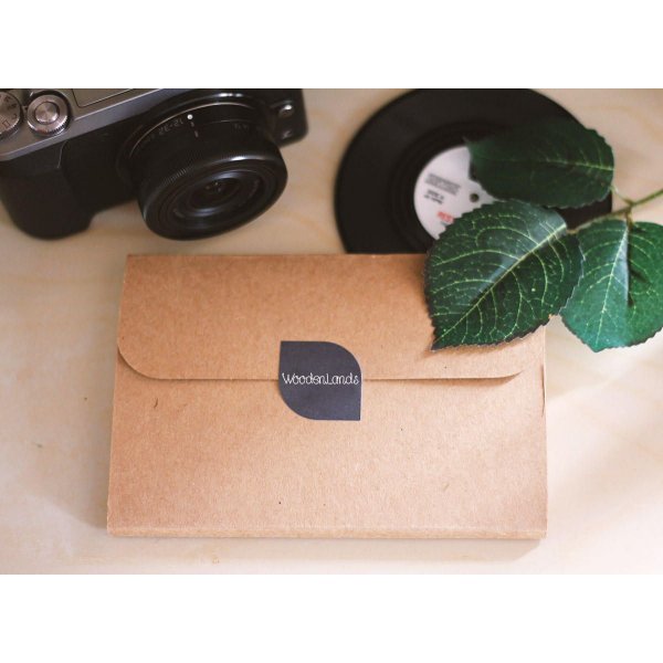 Pajarita francesa de madera calada 