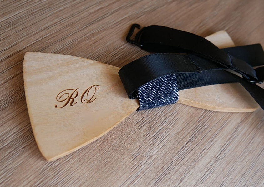 Pajarita hippie chic de madera pintada de azul plateado, una creaci&oacute;n &uacute;nica hecha a mano