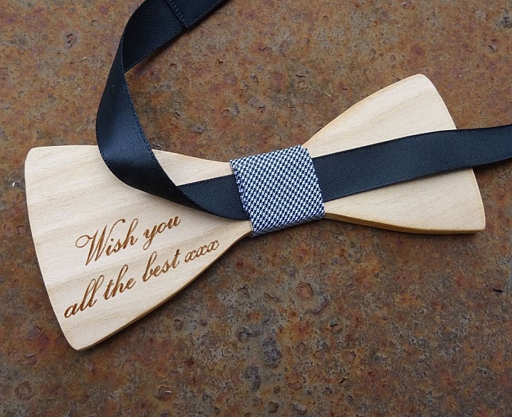 Pajarita hippie chic de madera pintada de azul plateado, una creaci&oacute;n &uacute;nica hecha a mano