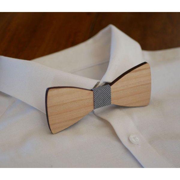 Pajarita con bordes rectos de madera francesa natural para personalizar mediante grabado hecho en Francia