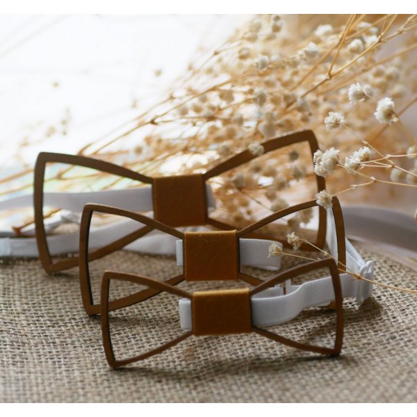 Pajarita infantil de madera, calada a la francesa