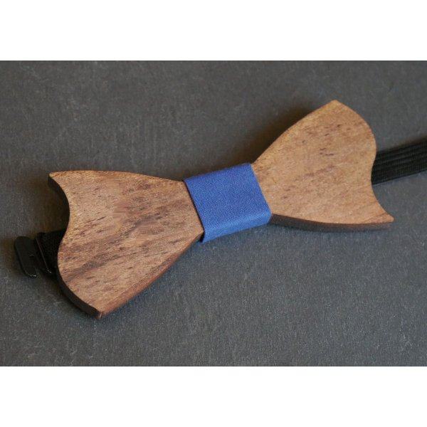 Pajarita asim&eacute;trica de madera de cerezo para que los ni&ntilde;os la personalicen