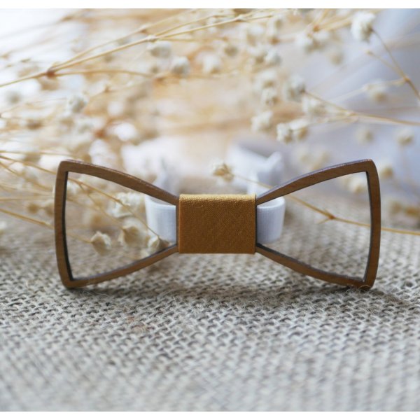 Mini pajarita de madera con arasbescos huecos 