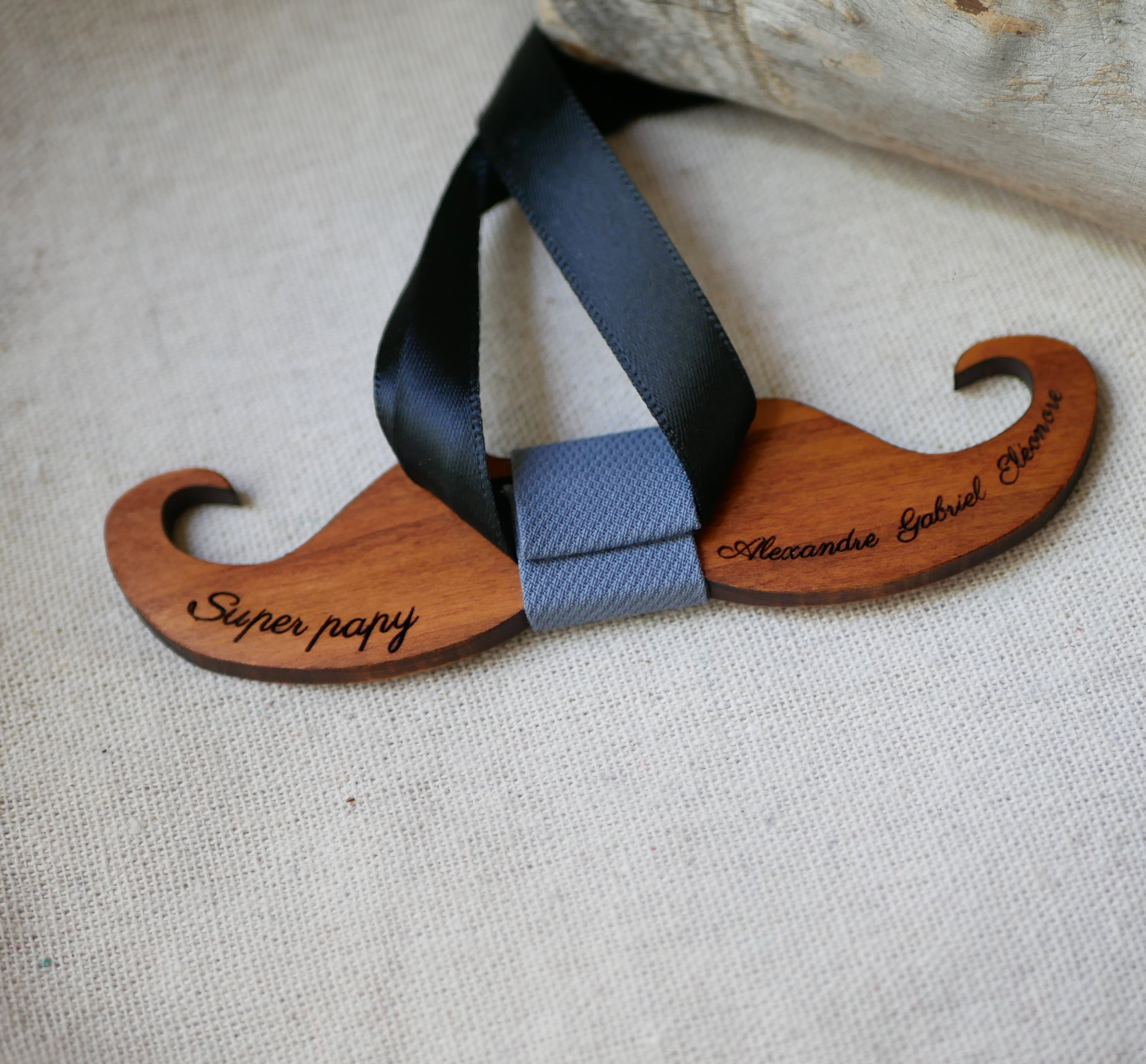 Pajarita Moustache de madera tintada para personalizar fabricada en Francia