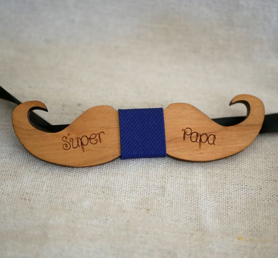 Pajarita Moustache de madera de cerezo para personalizar fabricada en Francia