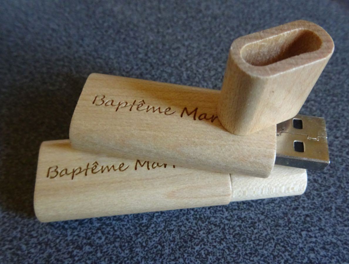 Pequeña llave USB de madera grabada para personalizar