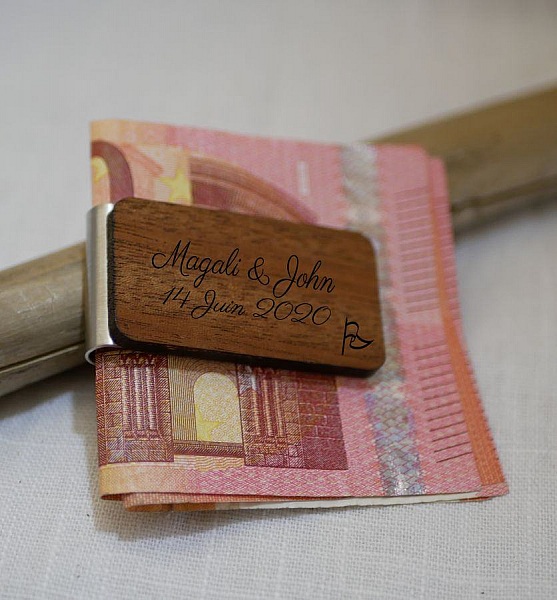 Pinza para billetes de madera grabada personalizable
