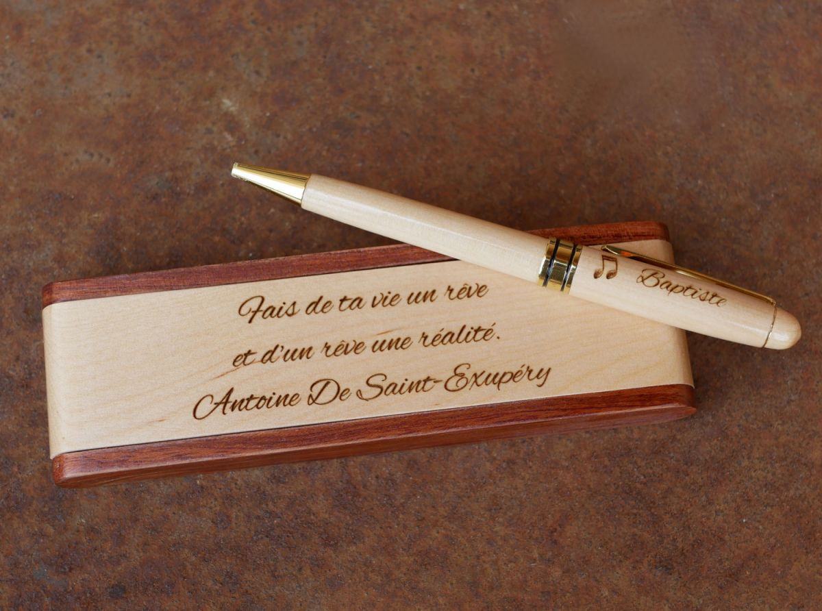 Caja de madera para bolígrafos con bolígrafo grabado en estuche personalizable 