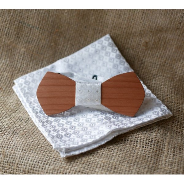 Bolsa de sat&eacute;n blanco y pajarita de madera a elegir