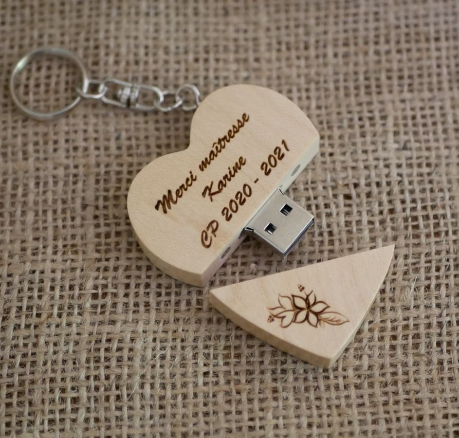 Memoria USB de madera con corazón grabado para personalizar 128 GB