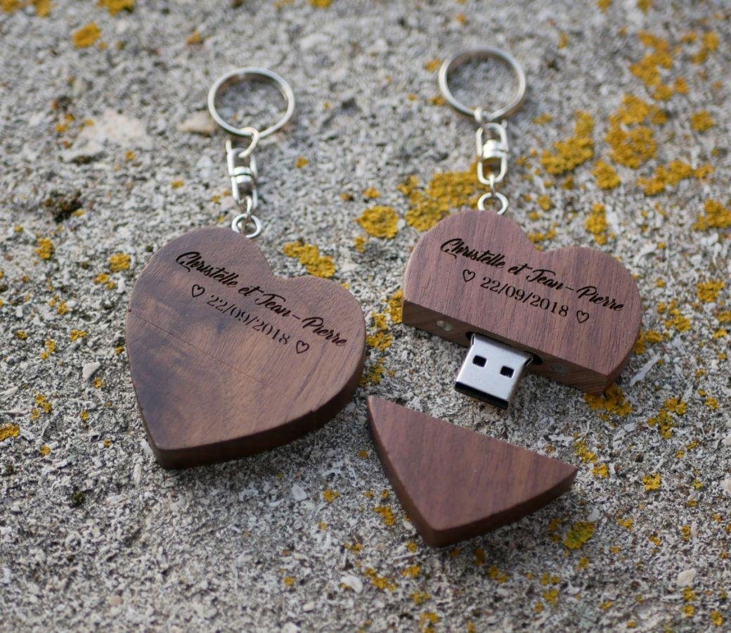 Llavero USB en forma de corazón de madera oscura para personalizar mediante grabado