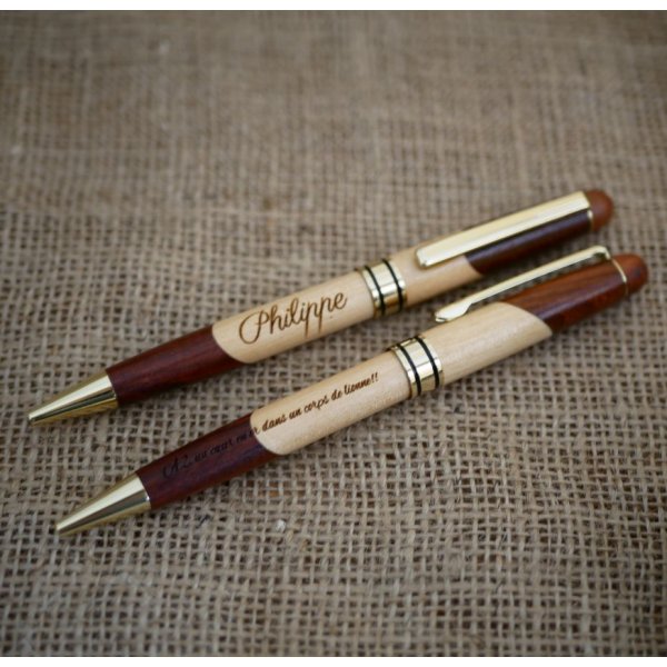 Bol&iacute;grafo de madera bicolor grabado para personalizar