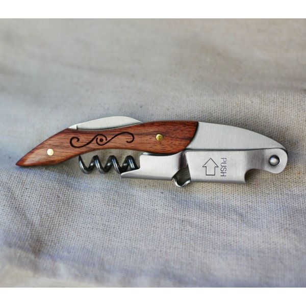 Sacacorchos con mango de madera grabado personalizable
