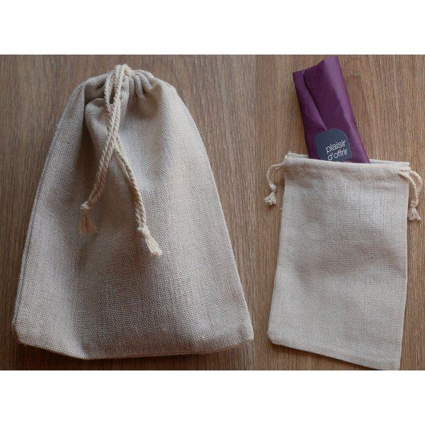 Cuchillo peque&ntilde;o con mango de madera para grabar