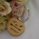 Llavero de madera Corazón personalizable mediante grabado