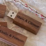 Pequeña llave USB de madera de nogal grabada para personalizar