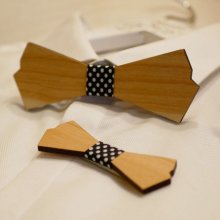 Set de pajarita de madera para hombre y broche para mujer para personalizar