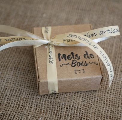 5-Caja de cartón envuelta con bolduc (+ 2.00 €)