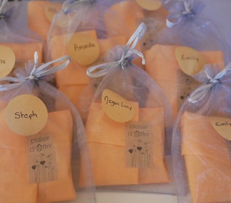Cada uno en una bolsita de organza (+ 2.50 €)